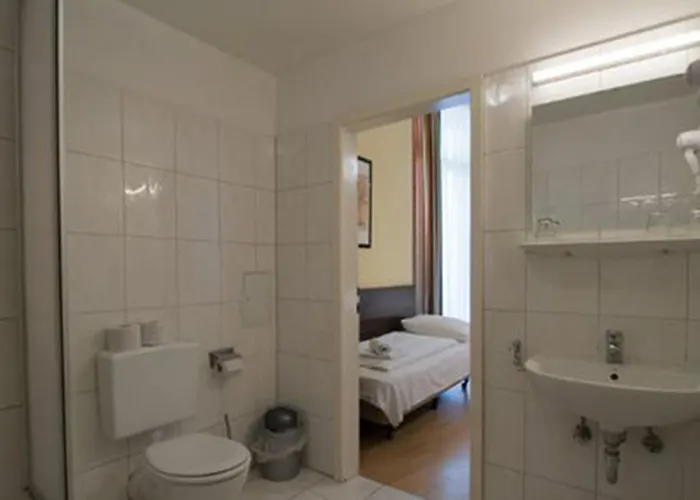 Am Stuttgarter Eck Hotel 2*