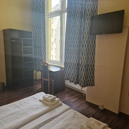 מלון Am Stuttgarter Eck 2*