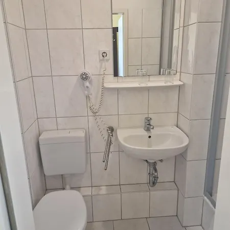 Am Stuttgarter Eck מלון 2*