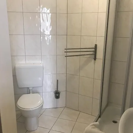 Am Stuttgarter Eck 2*