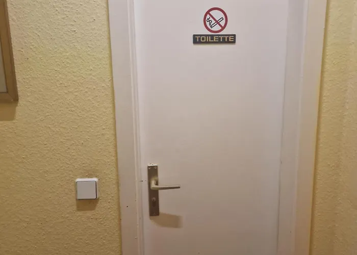 هوتل آم شتوتغارتر إك فندق 2*