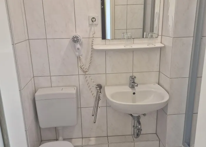 Am Stuttgarter Eck Hotel 2*