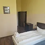 Am Stuttgarter Eck 2* Berlin