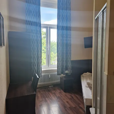 Am Stuttgarter Eck 2*